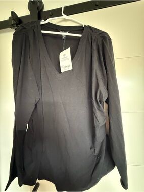 Athleta Black V-Neck Long Sleeve Top